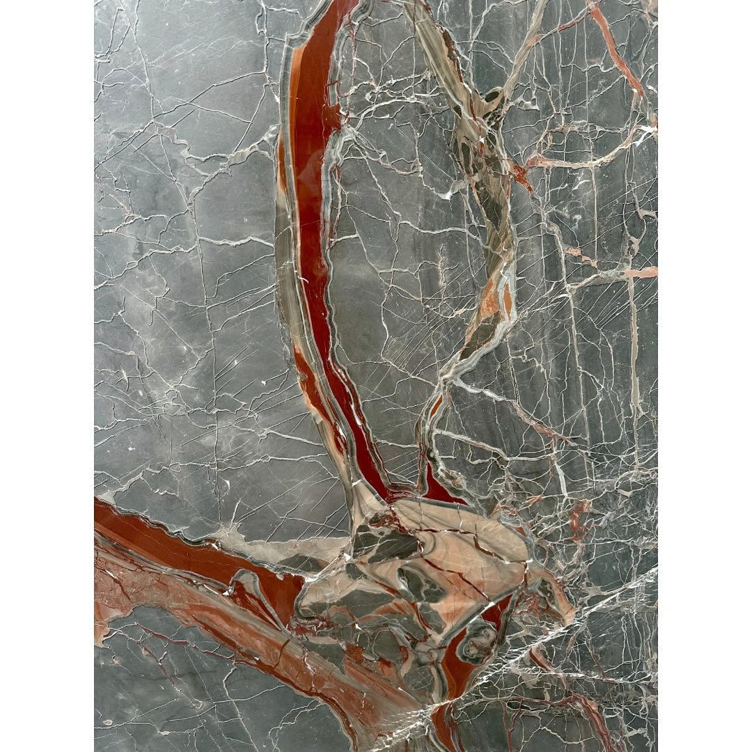 johnhernandezkg's tweet photo. Caravaggio’s Shadow ~ Marble with striking veining, further accentuated by the Ipogeo finish. A unique sensory experience to the touch. https://t.co/ebEmqrRBJQ