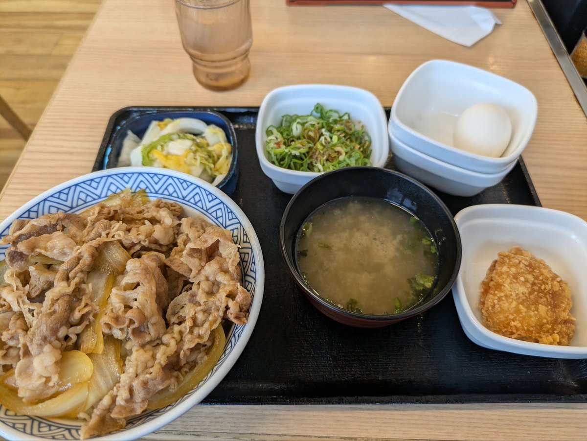 Samukenken's tweet photo. 今晩夜勤やから
調整中
昼ごはんのボリューム
#朝ごはん https://t.co/HEpnqCqpFg