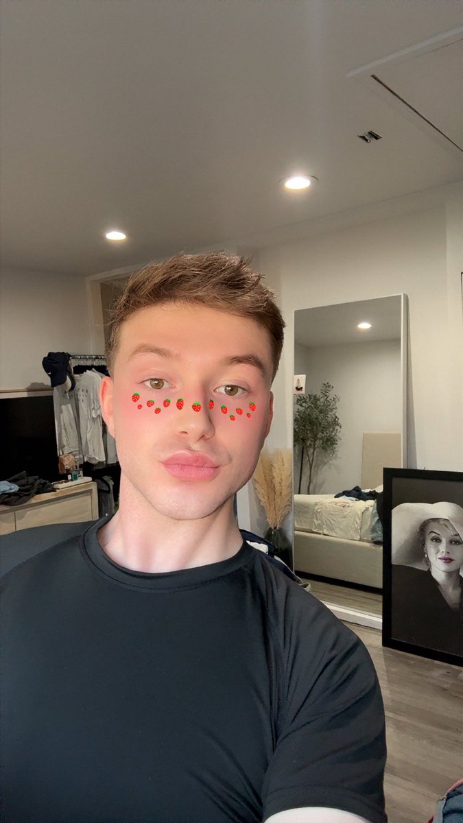 Bryton_Tyler's tweet photo. hiii 🤭 https://t.co/M86JE9NQv9