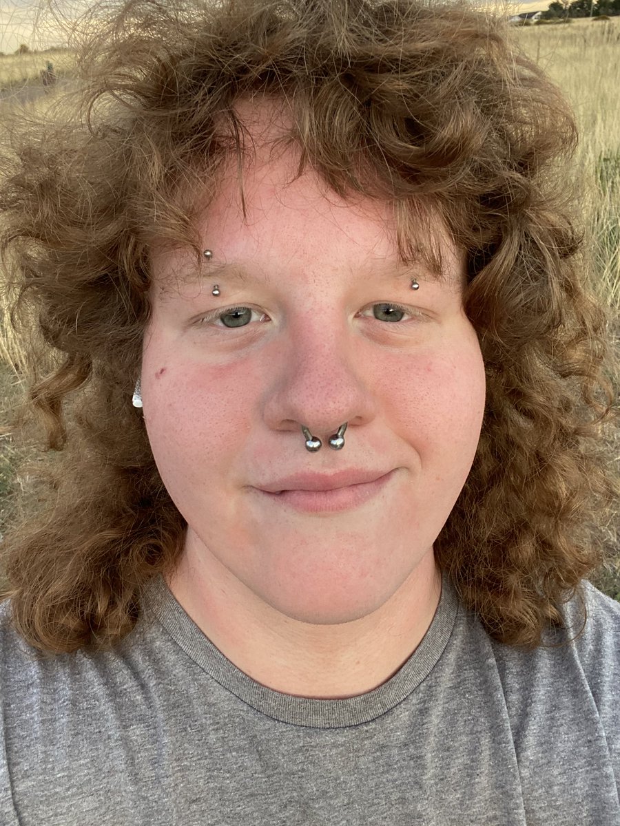 esotericthug's tweet photo. fuckass bangs are my fav #Hello https://t.co/YRk44aTvEU