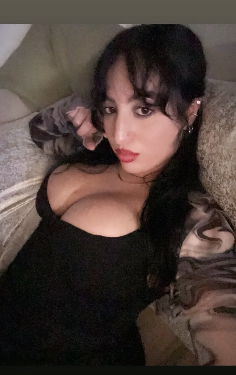 chase4752's tweet photo. #slut #whore #bop #boobs #leaked #leak #latina #thick https://t.co/h9FFDLsRHK