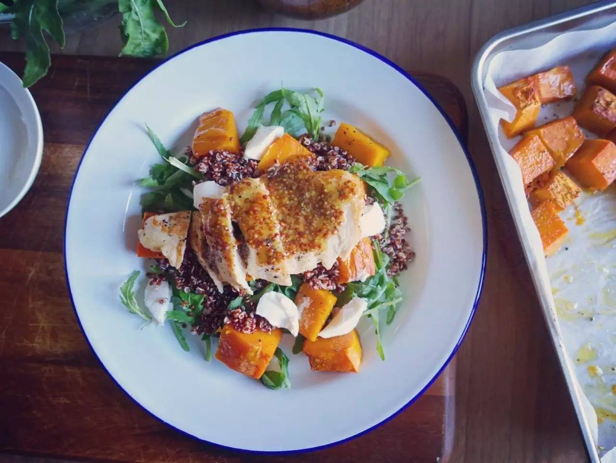 TammiMartignago's tweet photo. Fuel your day with this 300-calorie grilled chicken quinoa bowl—high protein, fiber-packed, perfect for weight loss! https://t.co/0S59GQSbs5