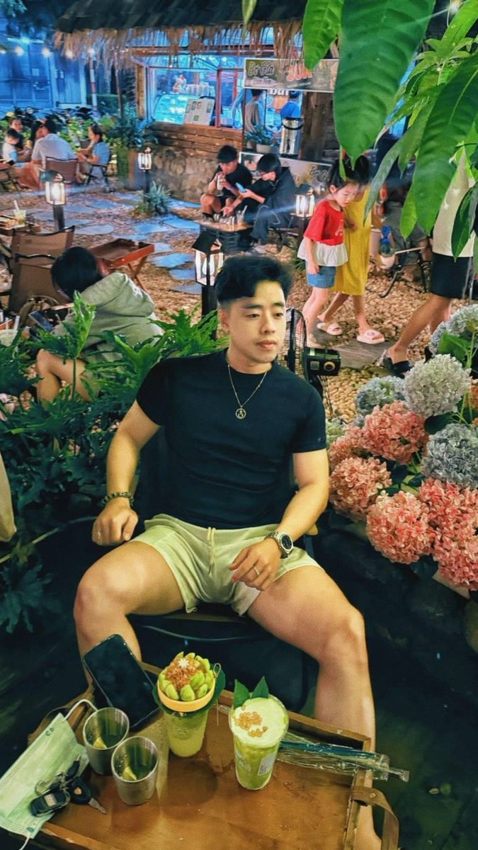 TrangXinhGaiDay's tweet photo. Chuyện tối qua 😆 https://t.co/DFNKAxDBvo