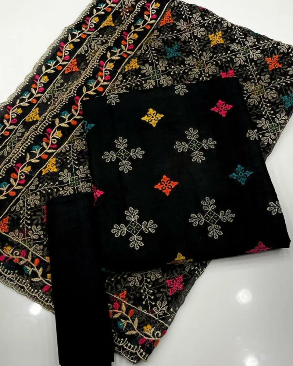 vicneto13's tweet photo. New arrival: 3-piece lawn dress with all-over embroidered shirt, Tarozar lawn trousers, and chiffon dupatta featuring full jaal phulkari embroidery on all 4 sides. Price: 3150/ https://t.co/MRNncRtP4p