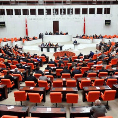 SolMedyaHaber58's tweet photo. TBMM'deki 48 tuvaletin tadilatı için yaklaşık 30 milyon TL'lik sözleşmesi imzalandı.

• Tuvalet başı maliyet: 600 bin TL'den fazla. https://t.co/fWbJu5RGHP