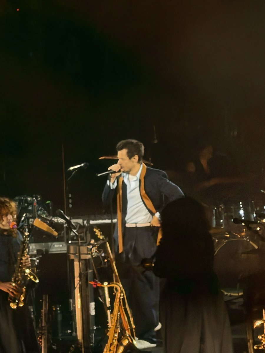 hsdtogethertour's tweet photo. Harry on stage at Madison Square Garden in New York City - September 25 (via @glowinasia) https://t.co/QaNGaooWLH