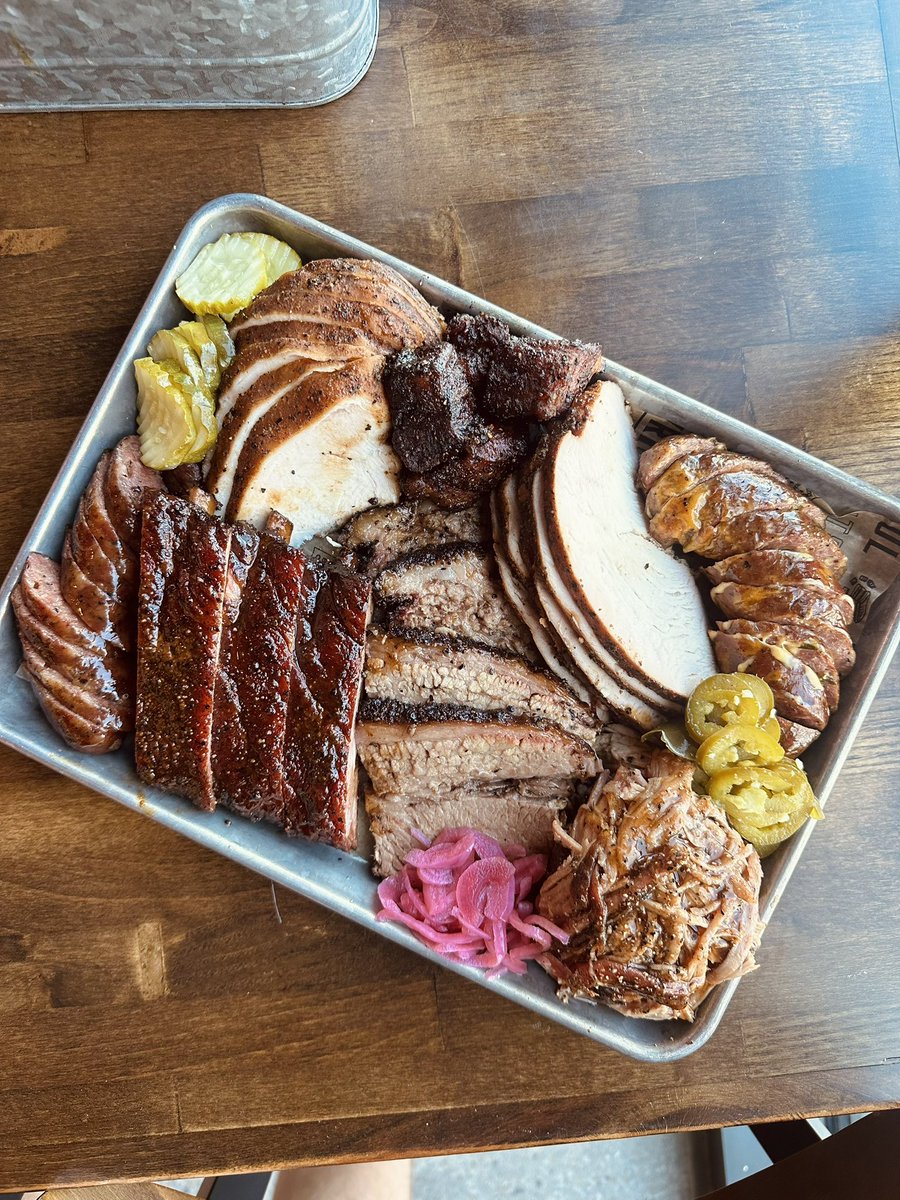 wrightsbarbecue's tweet photo. This Tray is undefeated https://t.co/DvS4vgO1eS