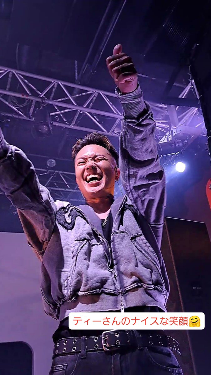 cheese_931113's tweet photo. 昨日はBACK-ONのライブへ🎵
けんちゃんの誕生日で直接おめでとう言えたし、カメラ目線もらえたりと最高��ライブでした!
改めてけんちゃん、お誕生日おめでとう👏
#backon
#kenji03
#teeda https://t.co/PERyxwq8Ge