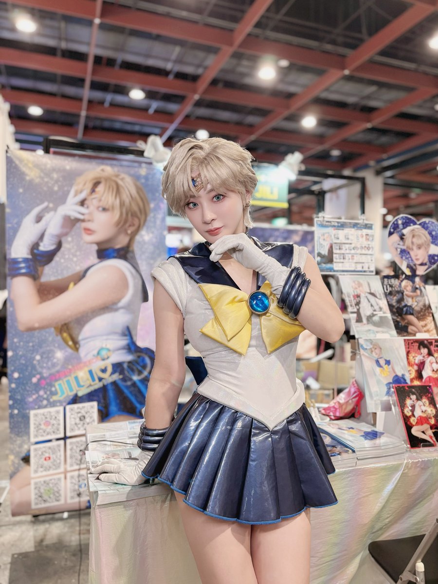 ilovely1007_'s tweet photo. 早安～☀️
今天 9/26（六）我也會在 WirForce 🇹🇼✨

今天基本上會以 Sailor Uranus 的造型待在攤位💙
如果有人想見 天王遙，也可以跟我說！
我會看時間安排，短暫換成天王遙的造型♡

17:00～17:10 是舞台圍拍時間📸
這個時段會以 Sailor Uranus 參加！

攤位在 B15・B16。
可以拍立得、自拍、在攤位拍照，也可以一起聊天♡
今天也歡迎大家輕鬆來找我喔！