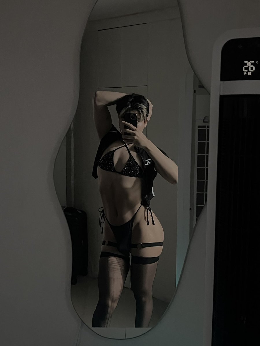 vanyherxxx's tweet photo. Me veo linda? 
Rt= Si https://t.co/UsDYWrhYl0