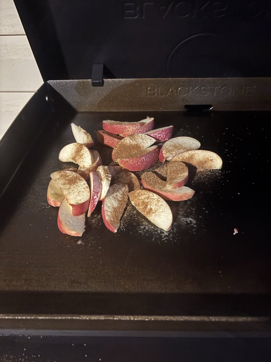 TsSavedbyGrace's tweet photo. @cards_southern It was 🤗🤤 and I cooked apples for dessert. https://t.co/APW6vPryEE