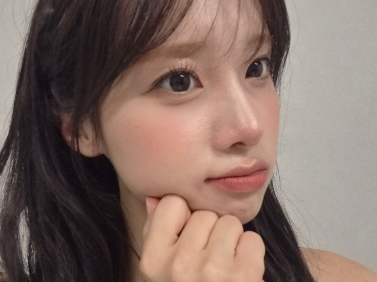 LIGHTSUM_JP's tweet photo. [#ナヨン] 皆さん！今日LIGHTSUMが札幌ドームでパフォーマンスします >_<
私たちの初デビューステージ、ABEMA TVでも配信されますので、たくさんの関心と応援をよろしくお願いします！！

#라잇썸 #LIGHTSUM #ライトサム
#나영 #NAYOUNG https://t.co/U26WN9fHaY