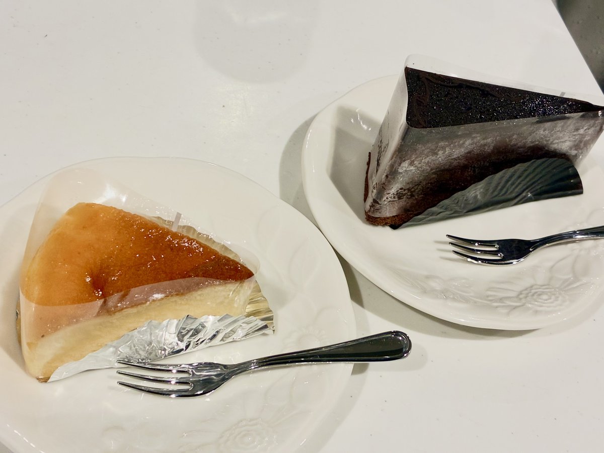 yu_umada's tweet photo. 結婚して10年。猫たちとも一緒。これからもよろしくお願いします。

明石は海の幸も山の幸も豊かで、とても良いところです🐙 https://t.co/xahueV84Mr