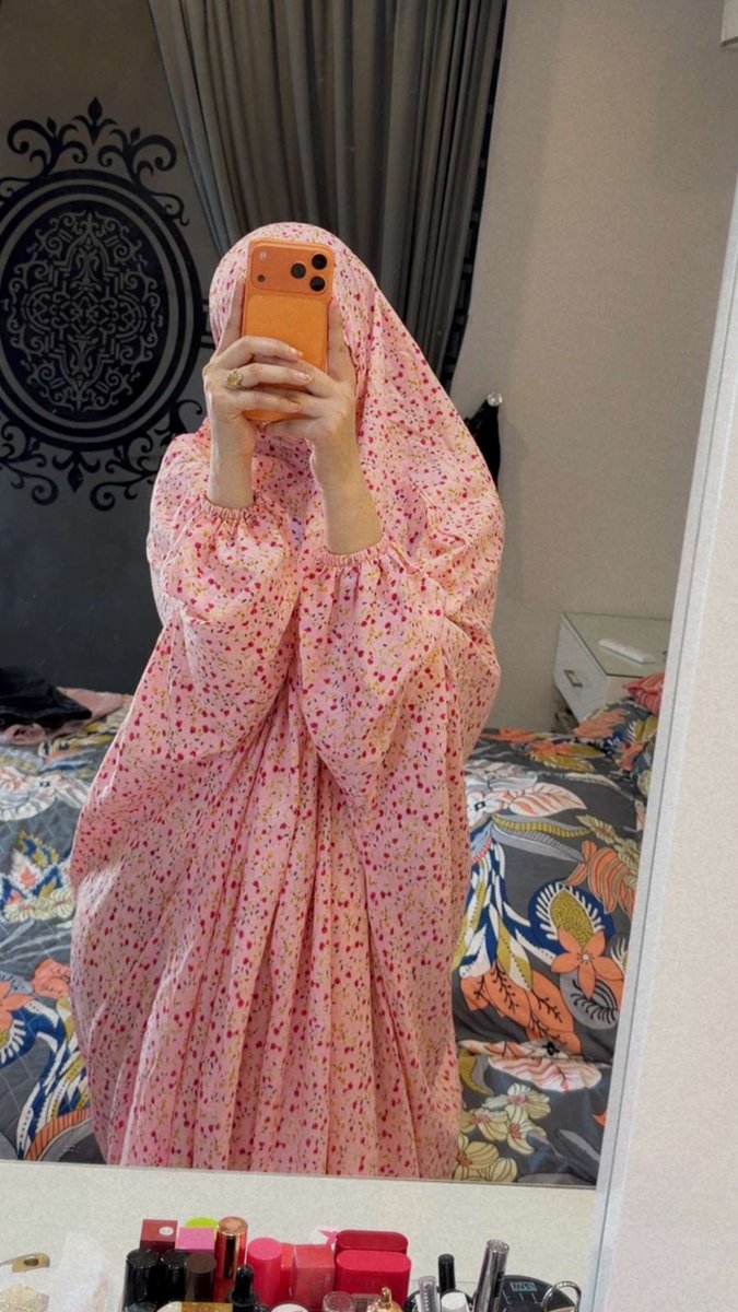 Nain_Tara_20's tweet photo. 🤍 Khauf Rab ka rakho, duniya ka nahi. Kyunki duniya ka khauf duniya mein hi reh jaayega aur Rab ka khauf Jannat tak le jaayega 🌸🤲✨ https://t.co/oTNUmmkxGo