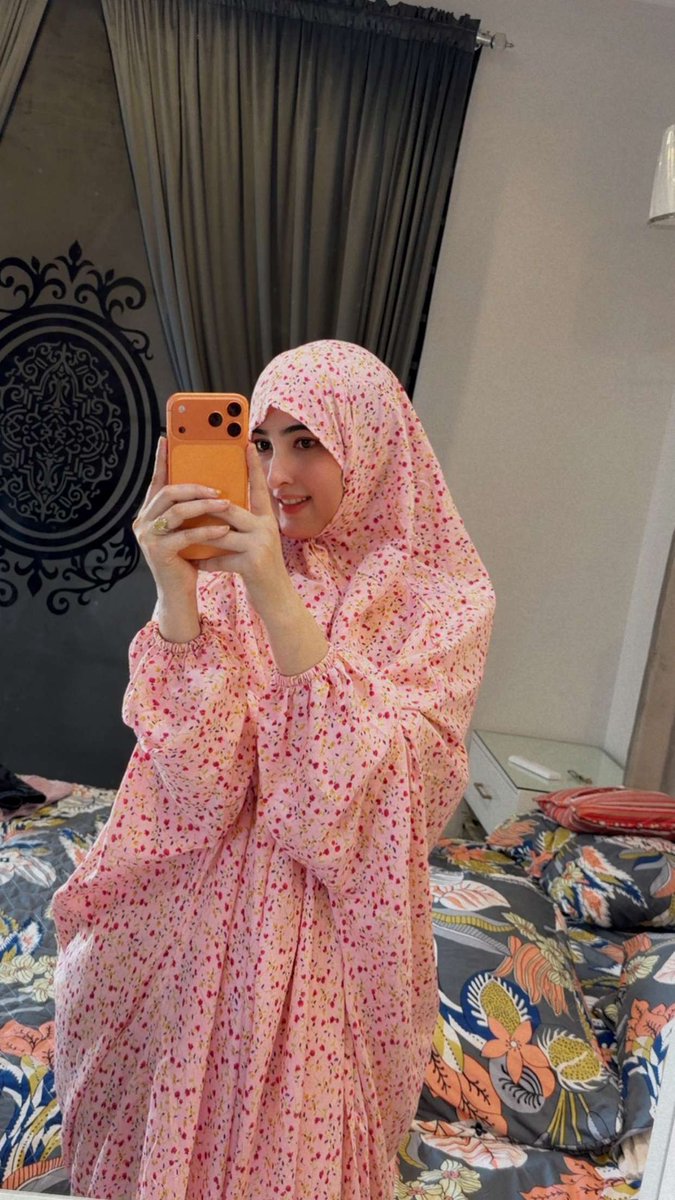 Nain_Tara_20's tweet photo. 🤍 Khauf Rab ka rakho, duniya ka nahi. Kyunki duniya ka khauf duniya mein hi reh jaayega aur Rab ka khauf Jannat tak le jaayega 🌸🤲✨ https://t.co/oTNUmmkxGo