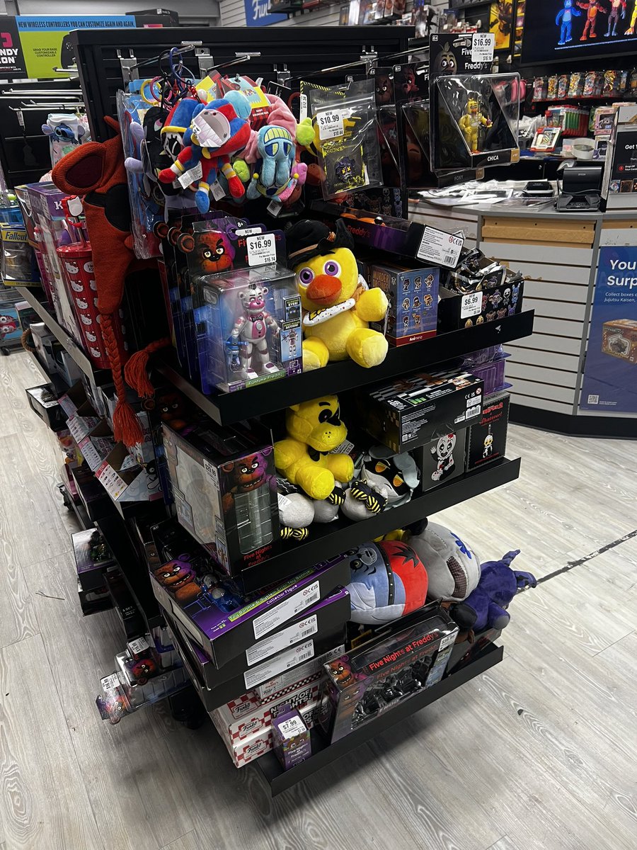 FNAFAlerts's tweet photo. FNAF Merch is honestly back https://t.co/IriMvkTV1D