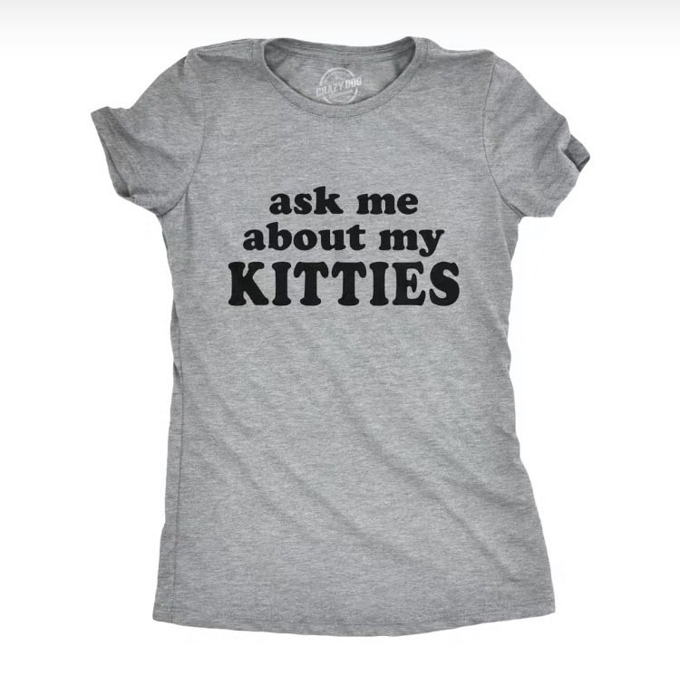 van1llacupc4kes's tweet photo. this shirt is actually so cute i unironically want it https://t.co/gfngpLI4d4