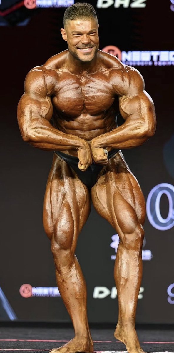 BBSchizo777's tweet photo. wtf. The is Mr Olympia caliber. The judges suck https://t.co/mfuTYd1Ov8