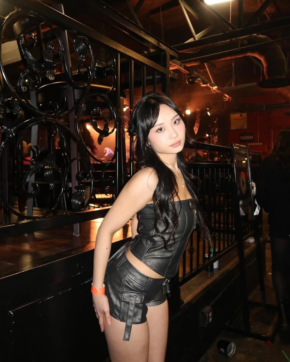liroseus's tweet photo. ——  Last night in Paris. https://t.co/GAQlAfvcFz