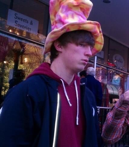 dstqrkey's tweet photo. let me not forget my big stupid hat https://t.co/RHK3emkuaN