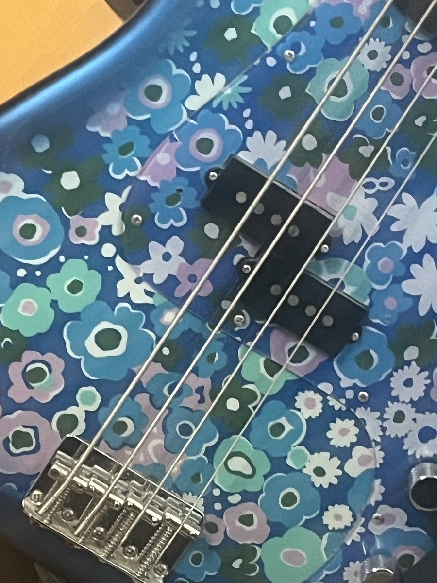 fuuu_band's tweet photo. おはようございます☀

今日は夕方練習があるので楽しみです😊
10月はなかなかライブが決まらないので録音をする月にしようかなと思ったりしてます
もしお誘いいただければとても嬉しいです☺️
お昼過ぎに録音のアンケートをやります！ぜひ聴きたい曲を教えてね♪

#ふっう
#ライブ
#バンド https://t.co/hNdsrCLeCr