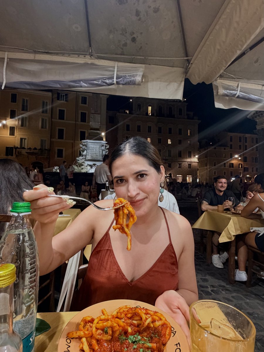 ZimalF01's tweet photo. Exploring new streets, trying new flavors, and enjoying the moment. 🌆🍴
#TravelLife #FoodieLife #CityExploring #TravelMemories #lifestyleversion https://t.co/J08pq269wO