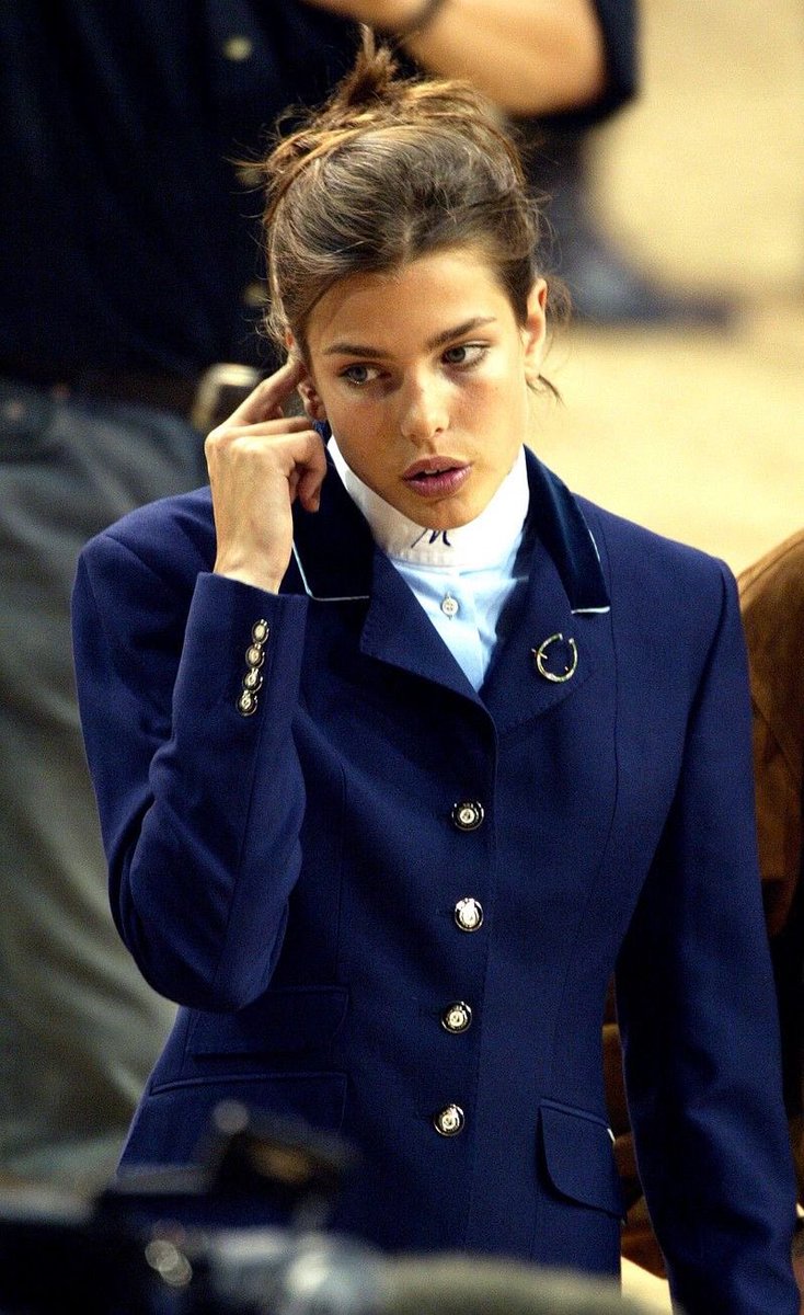 boymolish's tweet photo. Charlotte of Monaco must’ve been on the Gucci mood board https://t.co/kkb82TvDUN