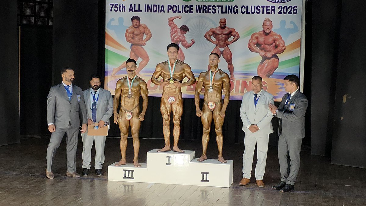 co44pacup's tweet photo. दिनांक 25-09-2026 को मधुबन अकादमी, करनाल में आयोजित ऑल इंडिया पुलिस गेम्स के अंतर्गत बॉडीबिल्डिंग प्रतियोगिता में 44वीं वाहिनी पीएसी मेरठ के आरक्षी 52698/190545060 अमित पंवार द्वारा 70 किलोग्राम भार वर्ग में उत्कृष्ट प्रदर्शन करते हुए द्वितीय स्थान (रजत पदक) प्राप्त किया गया। https://t.co/kXB9cslN2j