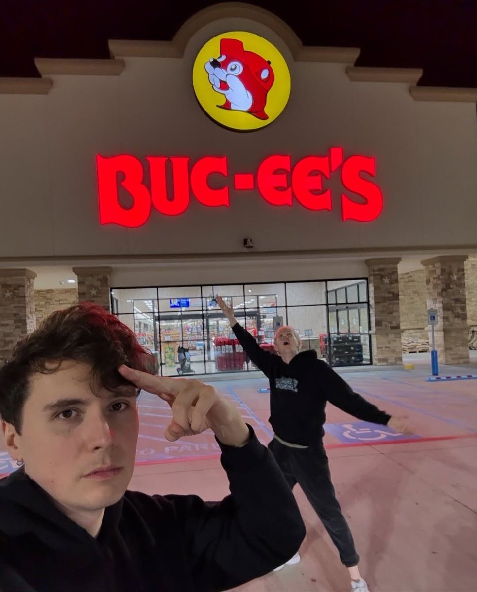 chuuinof's tweet photo. dan and phil in texas is my favorite genre https://t.co/HduxRQE9gI