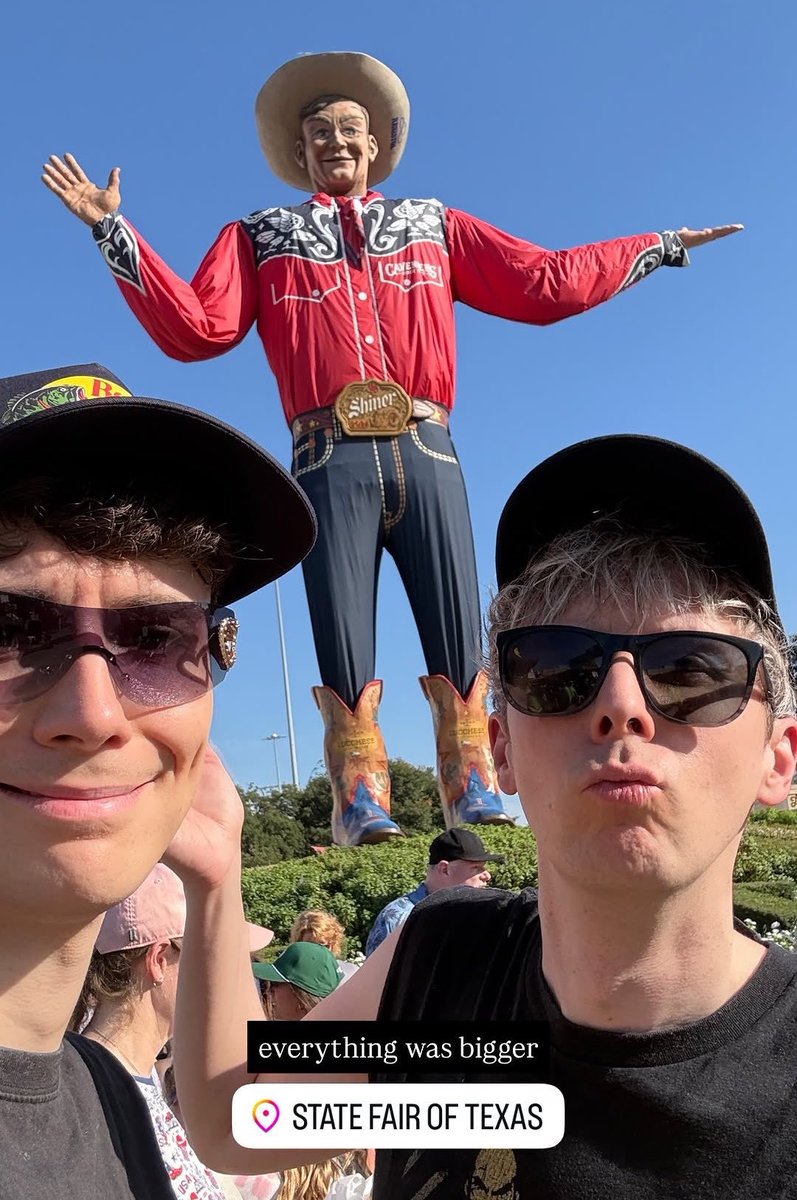 chuuinof's tweet photo. dan and phil in texas is my favorite genre https://t.co/HduxRQE9gI