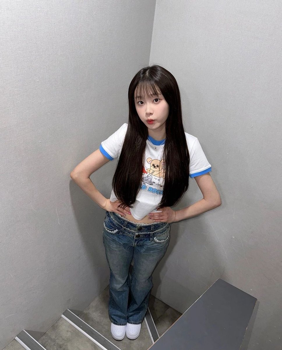 kpop12002's tweet photo. 🩵

#CHUU #LOONA #츄 https://t.co/lZH9DYMRkP