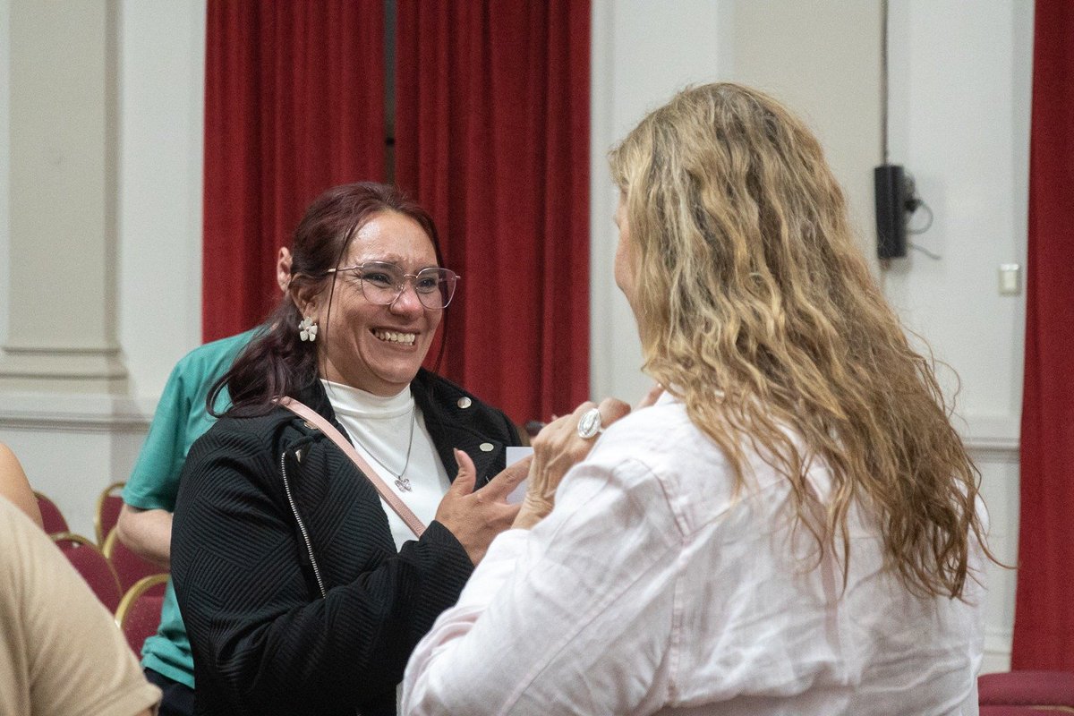 GabyPedrali's tweet photo. Celebramos el esfuerzo y la dedicación de nuestros egresados y egresadas del Aula Taller Móvil y del Espacio Comunitario Laboral del barrio Francisco II.

Desde el #PlanAngelelli y junto al Ministerio de Educación, seguimos generando herramientas y oportunidades para que más vecinos y vecinas puedan capacitarse, aprender un oficio y construir un futuro mejor.
👇
