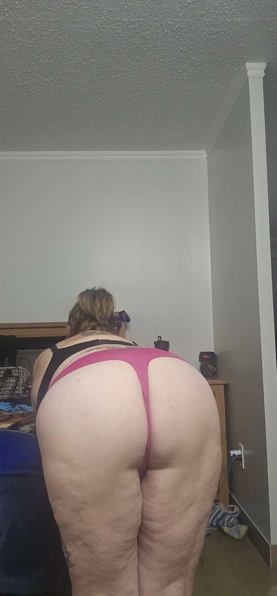 TheMom2Sassy's tweet photo. Hope everyone has a good weekend 😘 https://t.co/1EeByjKuJO