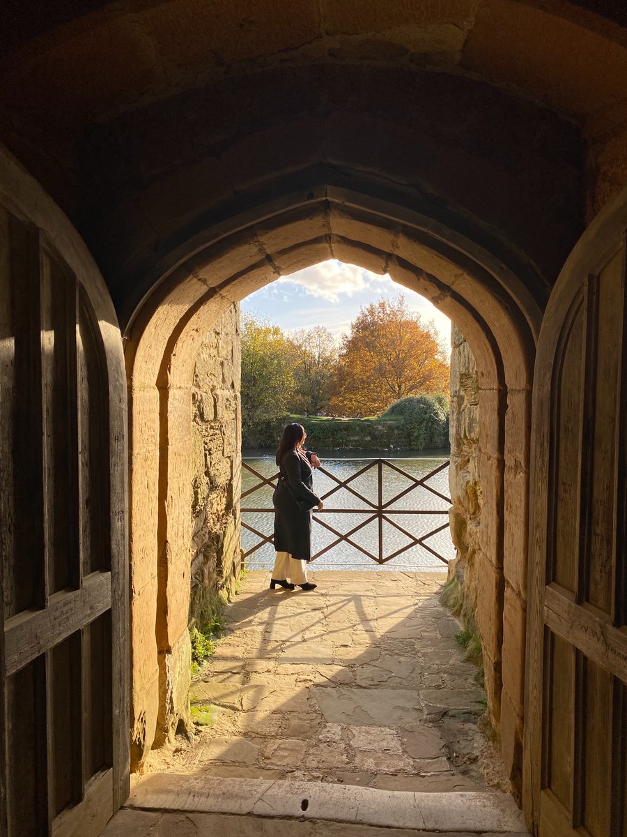 arialeerlasf992's tweet photo. I stood by the water, watching centuries breathe in silence. Bodiam Castle said nothing—it simply let me feel. Location: Bodiam Castle, England. https://t.co/I73TFN1Jl9
