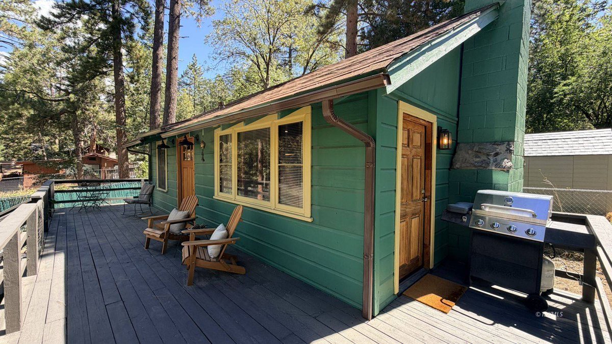 astewartidy's tweet photo. New Listing: 53685 Country Club, Idyllwild. Stand-alone 1-bed home with a rock fireplace. $1,800. Schedule a showing.
https://t.co/ekIui8U8lV https://t.co/s0eT8yDH36