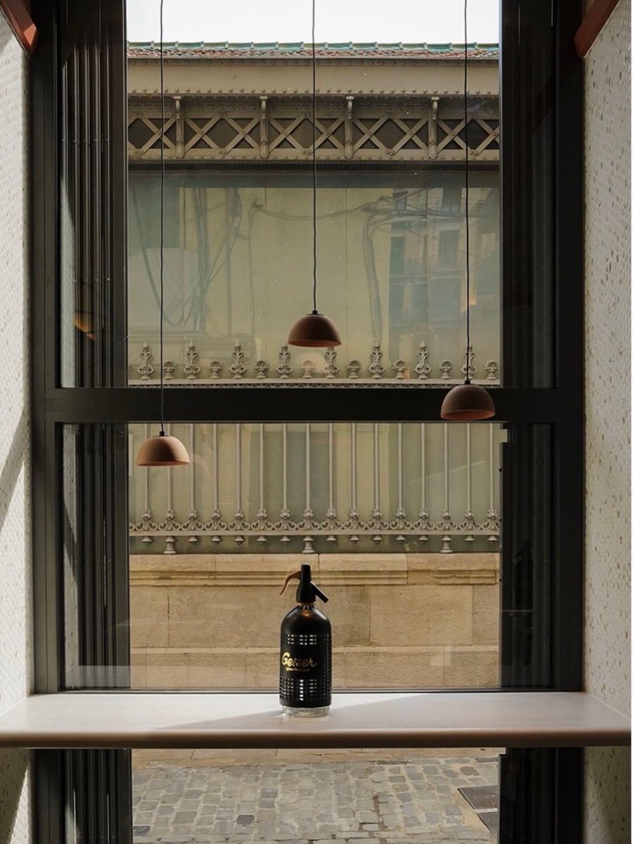 stellarobertsm0's tweet photo. Warm, contemporary design. At Barra Cal Pla in Barcelona, honest materials and enveloping textures create a welcoming atmosphere to enjoy. https://t.co/knFlcOlGku