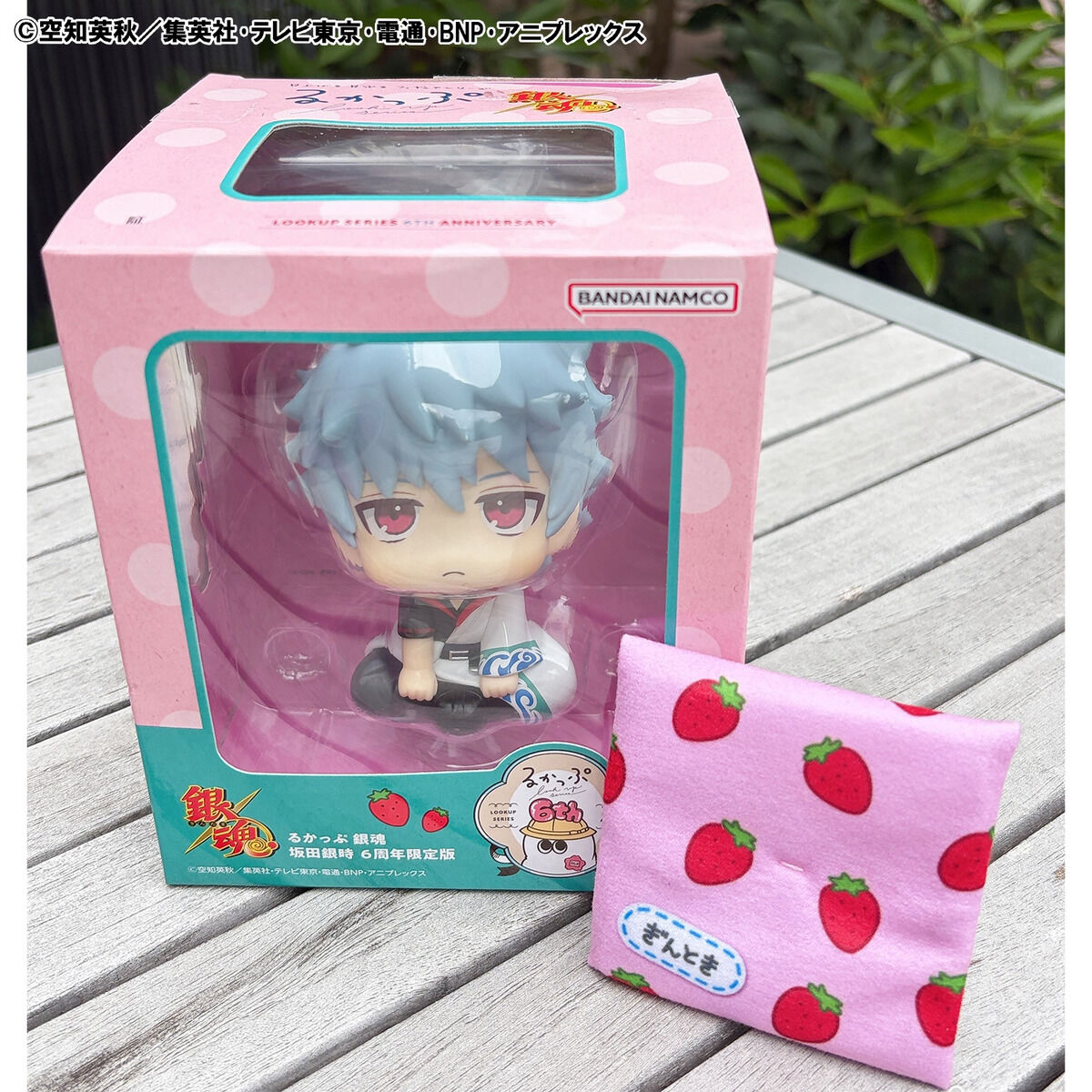megahouse_tori's tweet photo. 【#銀魂】
📣完売情報
🍓 ─　─　─　─　─　─
見上げる見守るフィギュア
#るかっぷ 銀魂 
坂田銀時 ６周年限定版
  ─　─　─　─　─　─  🍓

数量限定先行販売分
ご好評につき完売いたしました。

以下の機会でも数量限定での販売を予定しておりますので、
続報をお楽しみに！
・MegaHouse Official Store（2027年1月頃予定）
・メガハウスが主催・出展する国内外イベント＆限定ストア

https://t.co/6WmTMWfUi4
#gintama #るかっぷ