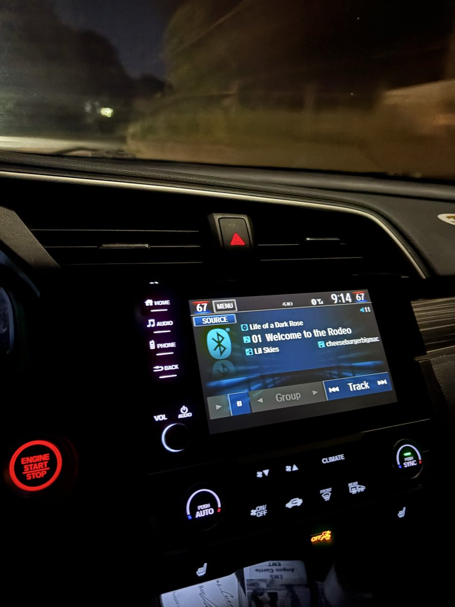 runfrommeorikil's tweet photo. Imagine driving drunk listening to welcome to the rodeo by lil skies and tweeting about it at the same time wait I don’t have to imagebr it im doing it #rightnow https://t.co/NXRd0JkPhO