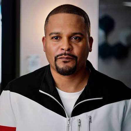 Cindtrillella's tweet photo. I googled this man expecting him to look like Adrien Broner and he looks a regular 50-year-old man lmfao. Y’all be killing me. https://t.co/wJ8cs5BbGd