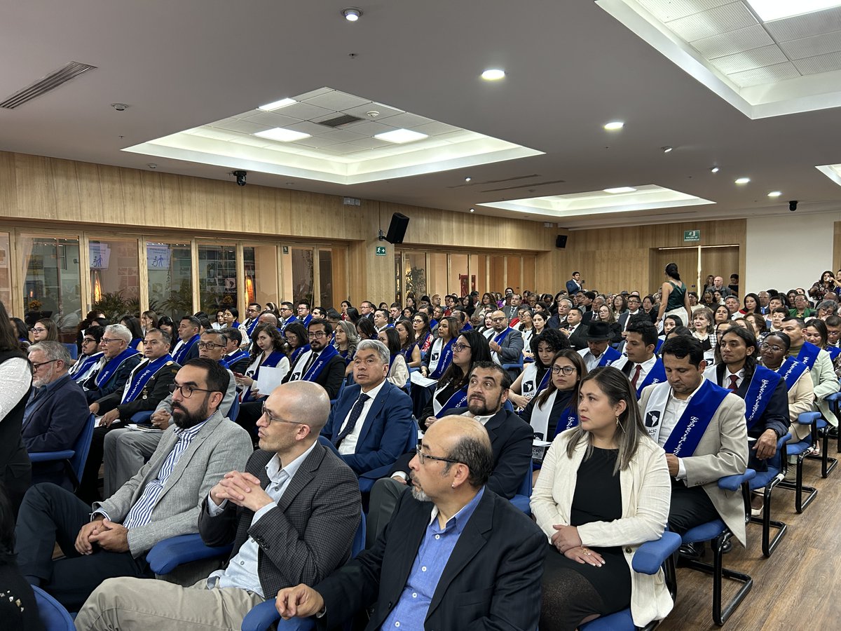 FLACSOec's tweet photo. 🎓💙 ¡Celebramos a nuestra nueva generación de especialistas de FLACSO Ecuador!

En esta ceremonia, estudiantes de 9 Especializaciones culminaron una etapa que les permitió ampliar sus conocimientos y fortalecer sus herramientas para abordar los desafíos de las Ciencias Sociales.

👏 Felicitamos a cada graduado y graduada por este logro y les deseamos muchos éxitos en los nuevos caminos que comienzan.

Ver más fotografías: https://t.co/LM8Eg5KKbW 

#FLACSOEcuador #Graduación #Especializaciones #CienciasSociales #FormaciónProfesional #EligeLoExtradordinario