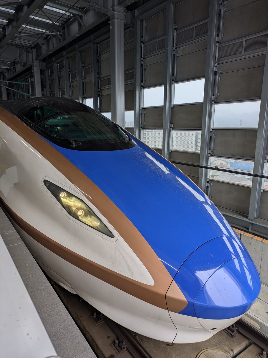tsukasa_124's tweet photo. W7系の顔が一番好き。目もかわいい！初めての敦賀駅にもわくわく♪富山、行くっ！ https://t.co/XyEZvycqoW