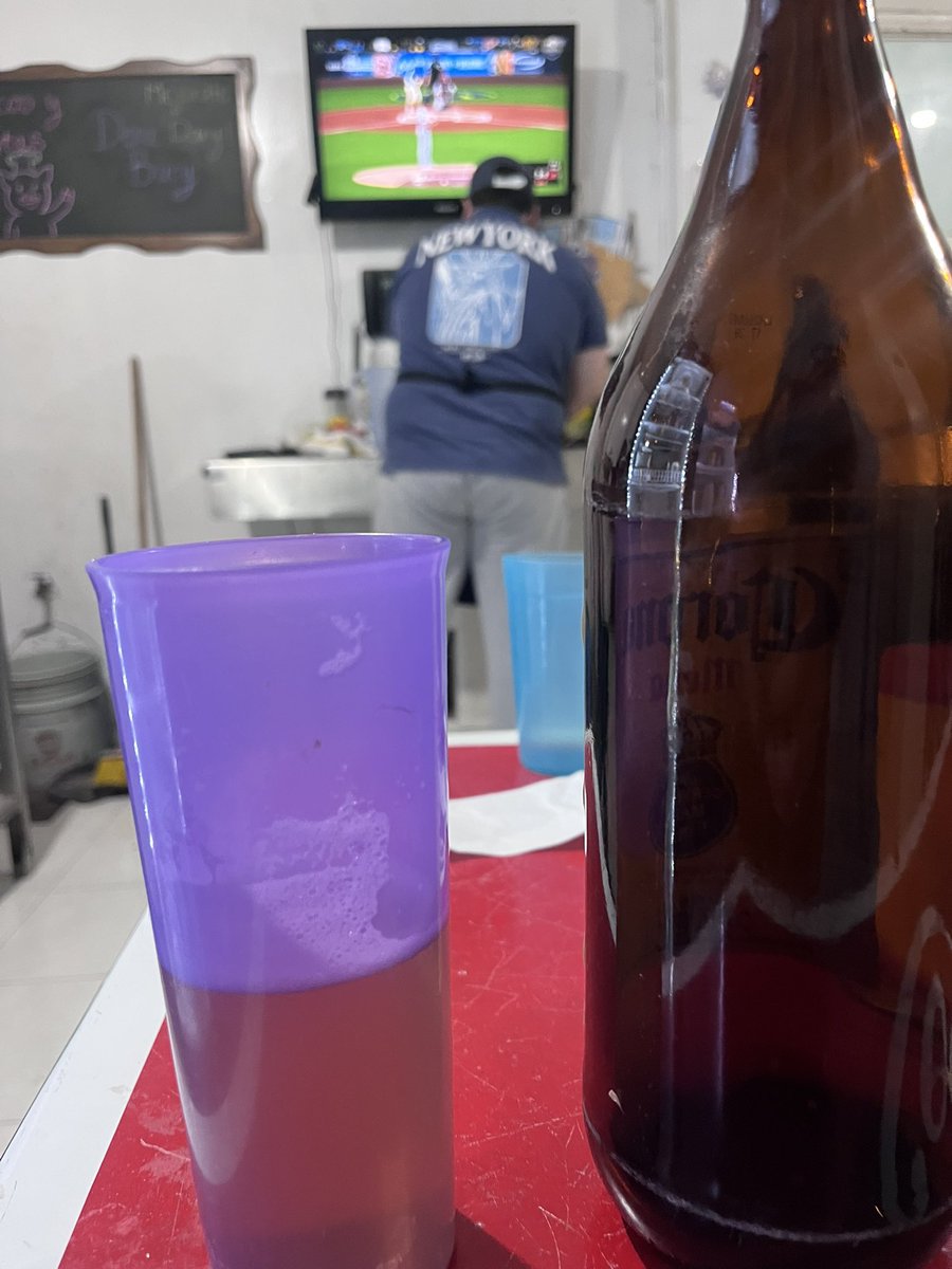 Gioogib's tweet photo. @Vikingonegroa Terminando de mover a México y viendo el béisbol https://t.co/Ni0h8bhuP8