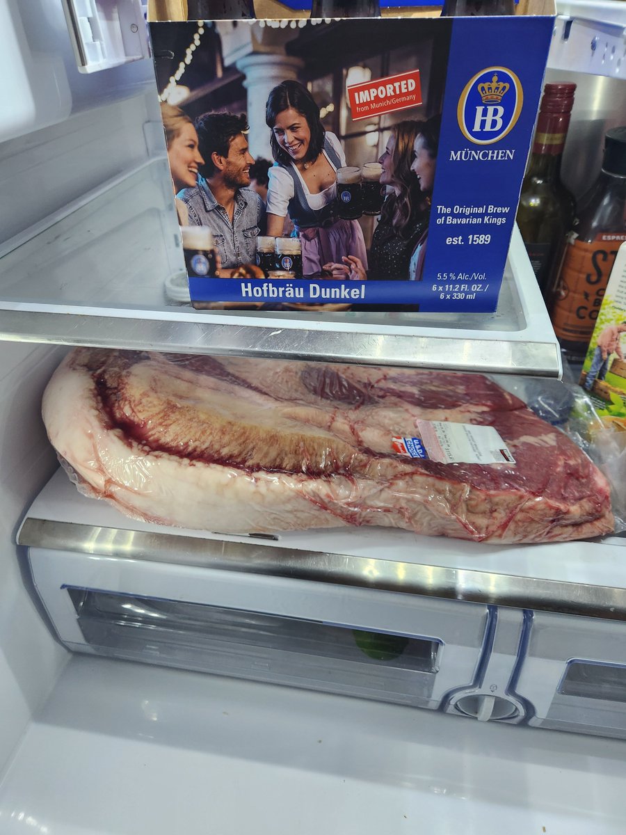 Eric_Johnson79's tweet photo. @CheeseheadTy 18lb brisket.  Soon.  #gettingfatforthepack #fortheBrewCrew https://t.co/a1WOSSQIWL