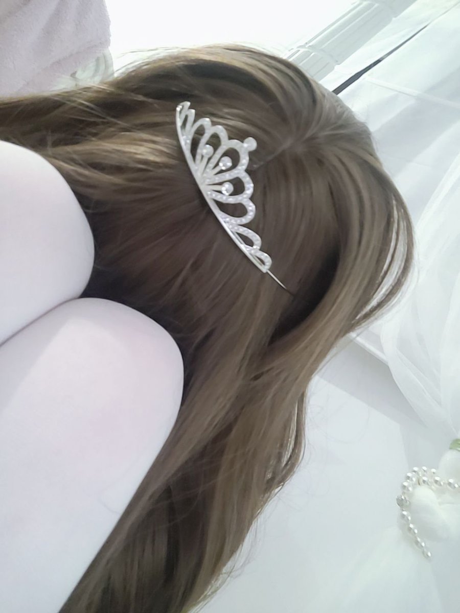 toystores's tweet photo. im a princess 🐰🪽 https://t.co/TtclrtaWEW