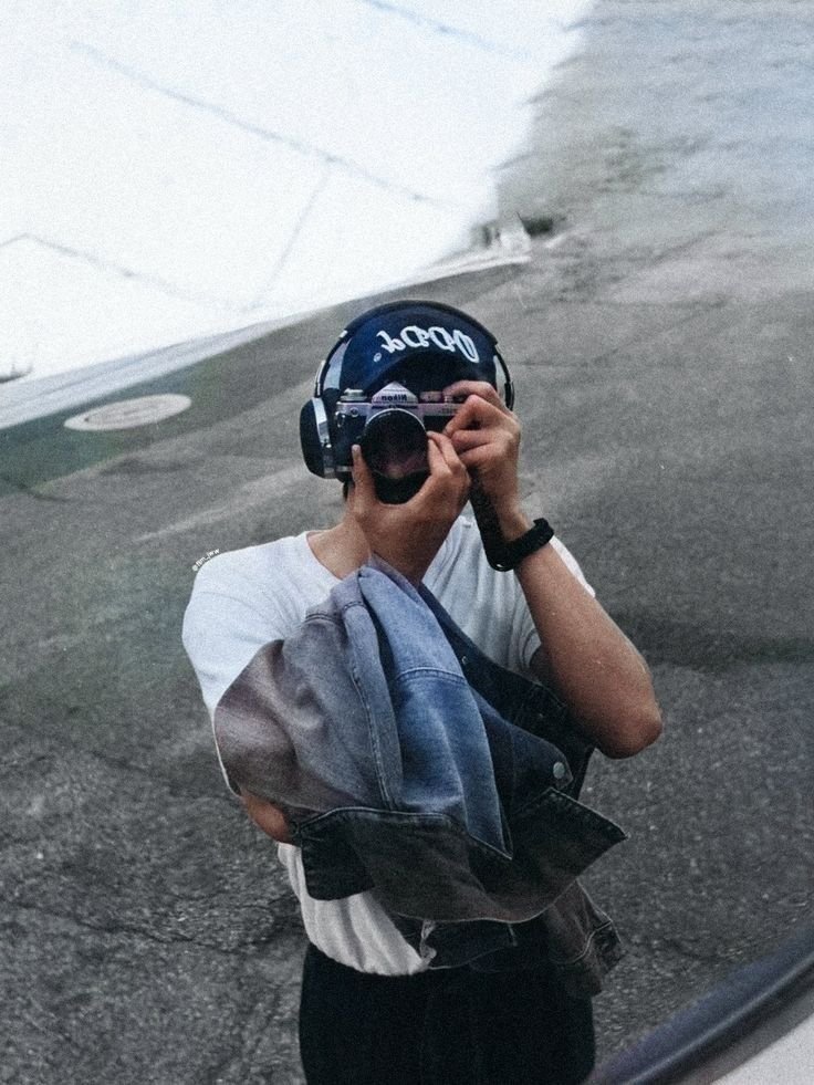 lawsohncoffee's tweet photo. ㅤ
              yuan jeon.
              
              record store owner at day.
              gamer/streamer at night.
              stalks with his camera on free time.
              cat luvr. he/him. gay. mdni. sfw mostly.

                             ↻ / ♡ 
ᅠ https://t.co/1DcH5ZYshG