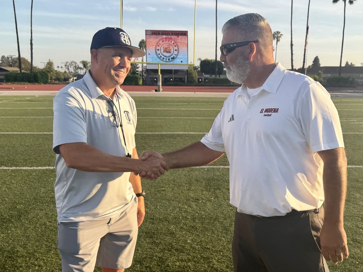 FernandoMDonado's tweet photo. Warmups are intensifying.
@OCSportsZone 2026 🏈 #FNL #WeekFIVE @THHSMustangs 🩶💙🆚 @elmodenafb ❤️💛 from Fred Kelly Stadium.
Coverage coming on our FREE website https://t.co/fNSrRvzDg7
@TimBurtIrvine @ElMoAthletics @TrabucoHillsAD
📸©️: @FernandoMDonado, For OC Sports Zone https://t.co/RF85f15mFH