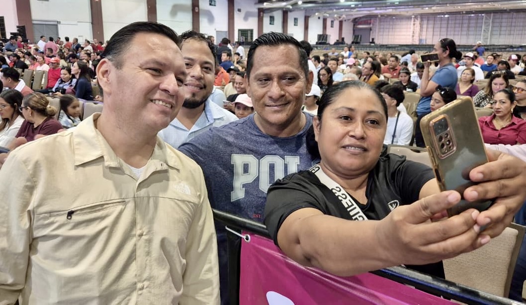t_afapp's tweet photo. El día de hoy recibimos en Guerrero a nuestra Presidenta, Claudia Sheinbaum Pardo, en su gira de rendición de cuentas “Honestidad y Resultados" con motivo de su 2º Informe de Gobierno, acompañando a nuestra Gobernadora Evelyn Salgado Pineda y al Ing. Félix Salgado Macedonio. https://t.co/0Gy4eqeF1N
