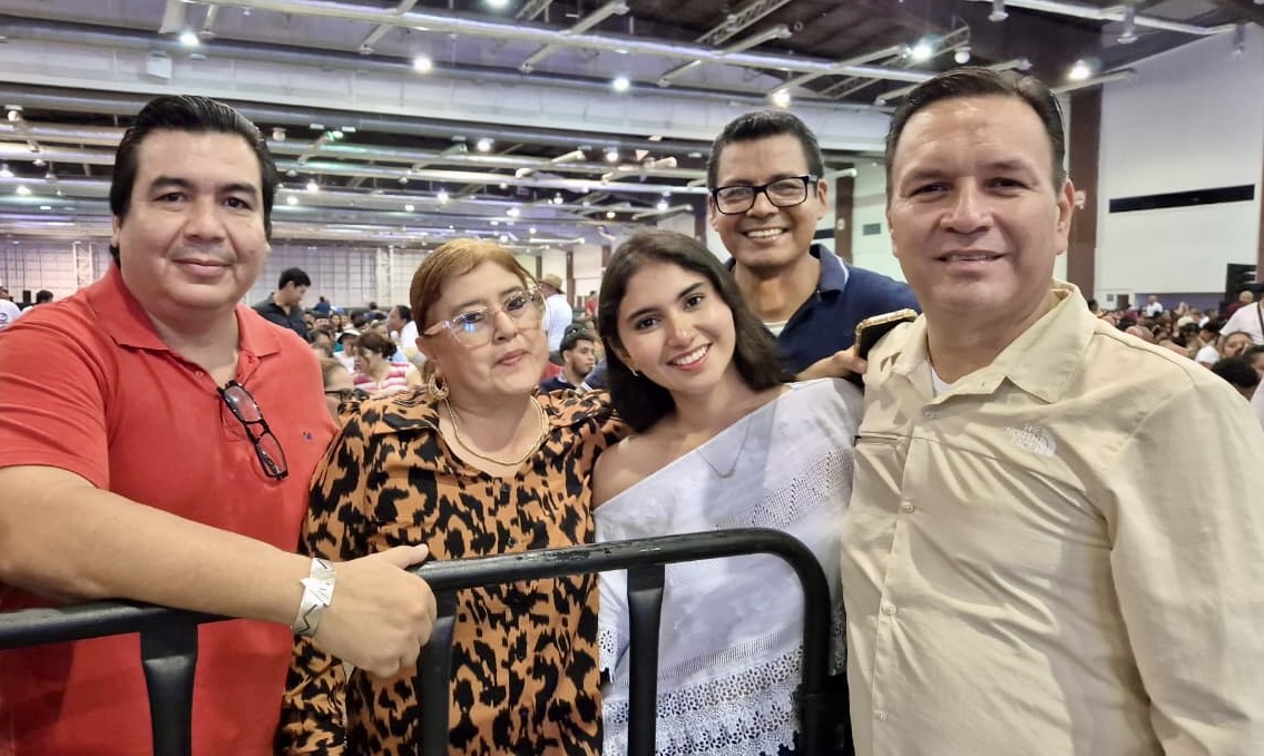 t_afapp's tweet photo. El día de hoy recibimos en Guerrero a nuestra Presidenta, Claudia Sheinbaum Pardo, en su gira de rendición de cuentas “Honestidad y Resultados" con motivo de su 2º Informe de Gobierno, acompañando a nuestra Gobernadora Evelyn Salgado Pineda y al Ing. Félix Salgado Macedonio. https://t.co/0Gy4eqeF1N