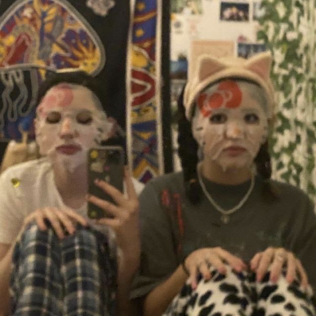 maribarrz's tweet photo. Sleepover with bestie bae <3 https://t.co/x7o7lxnKuL