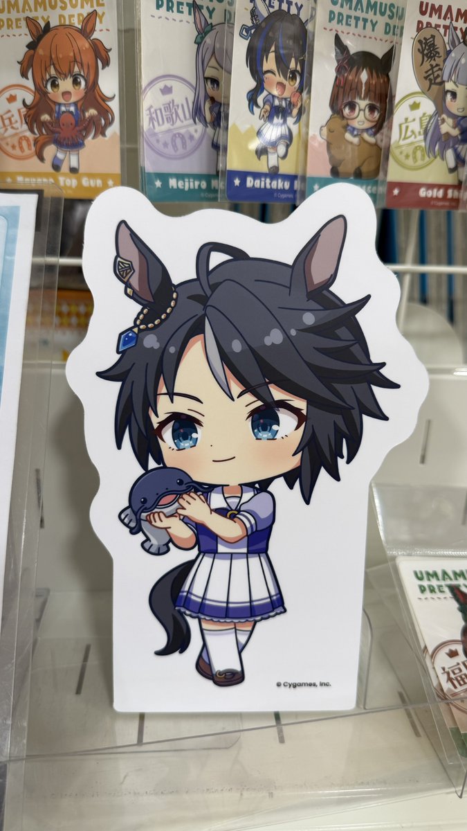 ringodaihuku's tweet photo. アニメイト草津〜！！
フジ寮長の展示きた〜！！
そして
【速報】フジさんのステッカーもう完売

まつぬい、フジ寮長とビワコオオナマズだよ〜（次なるアニメイトへ）
#ウマ娘
#にじらじっ https://t.co/uVGCmz16H5